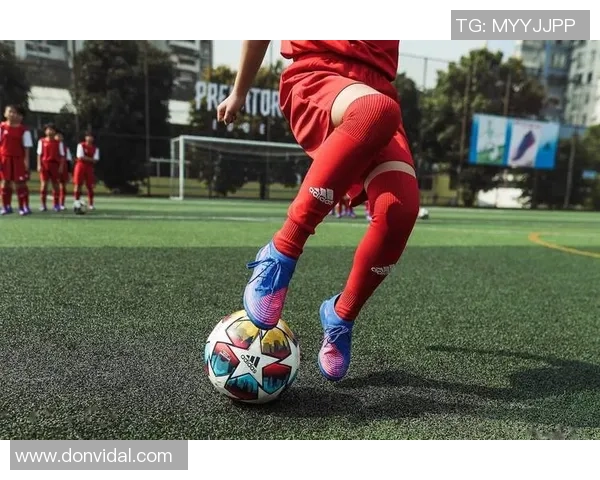 周敏独家分享足球心得与技巧解析助你提升球技与战术理解