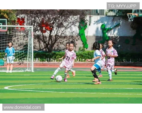 海淀进修附小足球明星闪耀赛场展现青春风采与团队精神