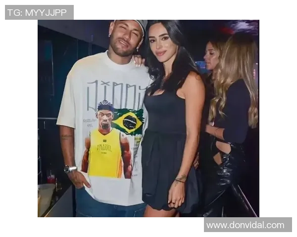 足球明星与中国女友的浪漫故事揭秘及其背后的情感世界 足球明星与中国女友的浪漫故事揭秘及其背后的情感世界